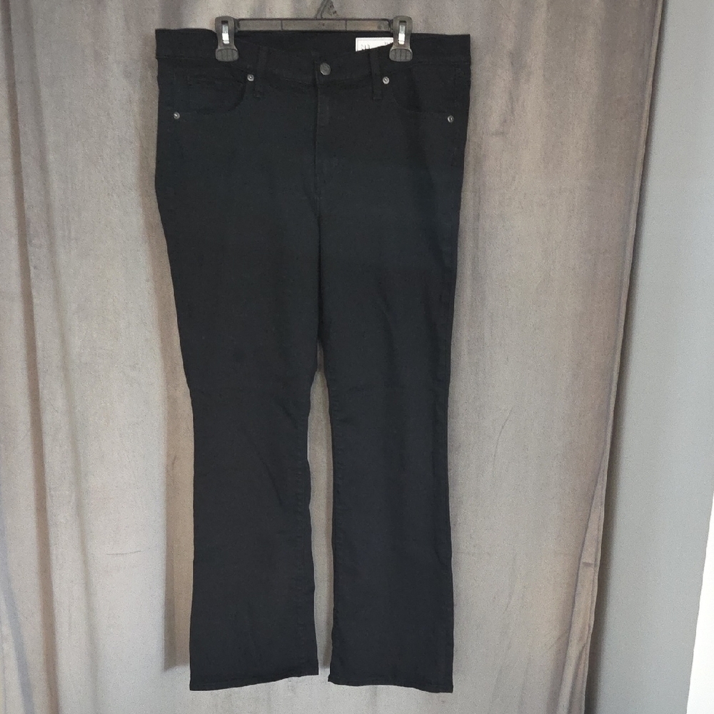 GAP 18 Black Boot Cut Jeans with Classic Style